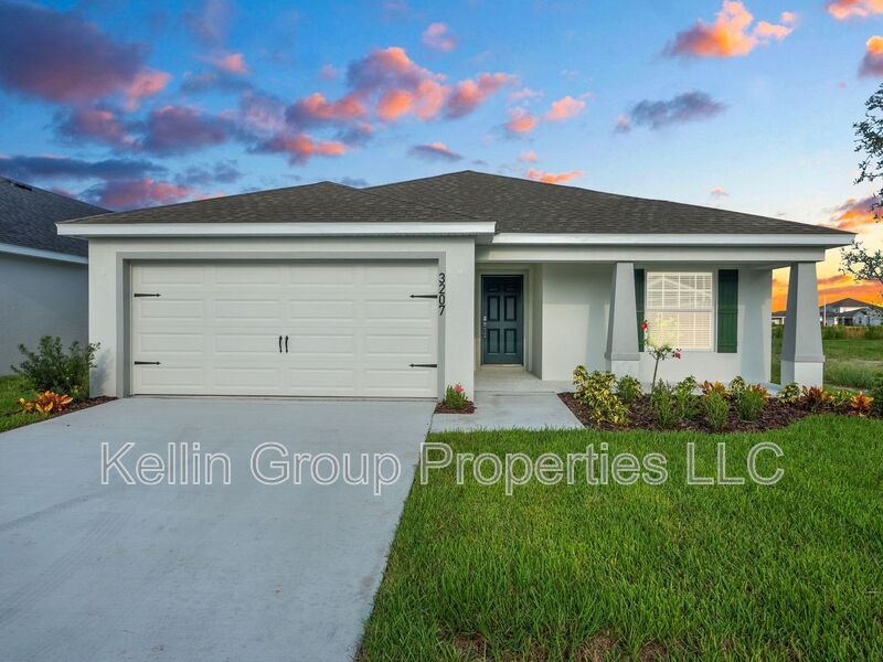 3207 Costello Cir in Winter Haven, FL - Foto de edificio