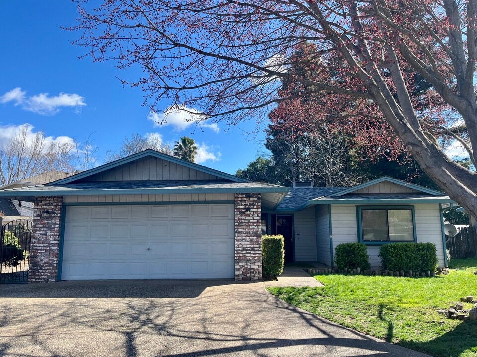 5 Sun Circle Ct in Chico, CA - Building Photo