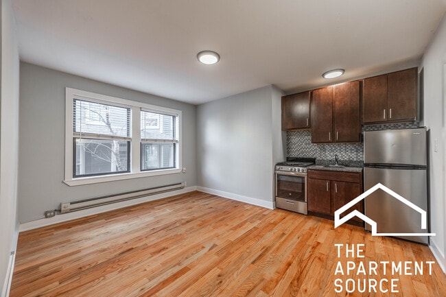 property at 4546 N Damen Ave