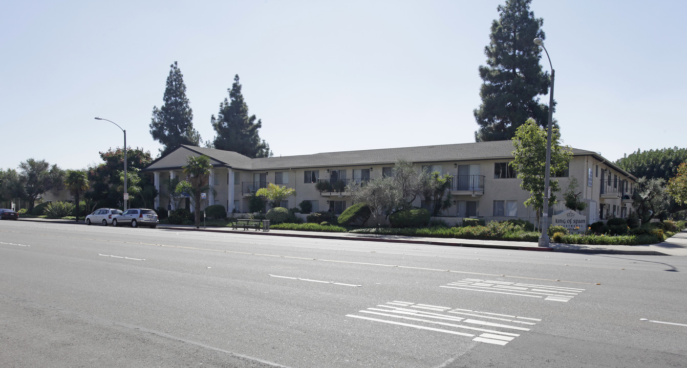 King Of Spain Apartments in Anaheim, CA - Building Photo