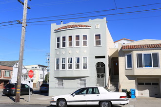 1699 Lawton St in San Francisco, CA - Building Photo - Building Photo