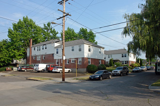 Pacific Court in Portland, OR - Building Photo - Building Photo