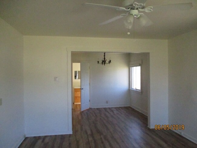 929 NE Willow St in Roseburg, OR - Building Photo - Building Photo