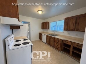 321 21st Ave in Longview, WA - Building Photo - Building Photo