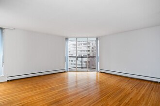 Emerald Terrace Apartments in Vancouver, BC - Building Photo - Building Photo