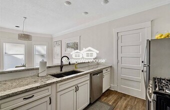 544 36th St in Des Moines, IA - Foto de edificio - Building Photo