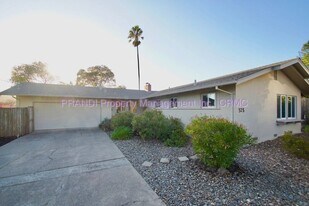 525 Las Colindas Rd in San Rafael, CA - Building Photo