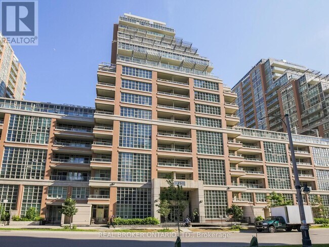 2108-2175 LIBERTY St in Toronto, ON - Building Photo - Building Photo