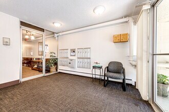 3184 S Heather Gardens Way in Aurora, CO - Building Photo - Building Photo