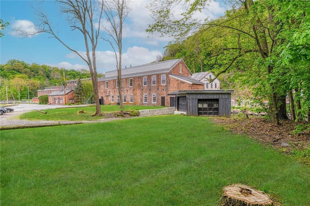 62 Mc Kinley St in Wappingers Falls, NY - Building Photo