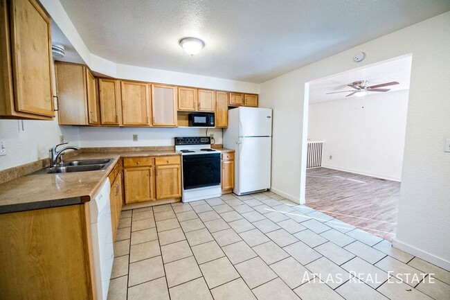 property at 2003 W Caspian Pl