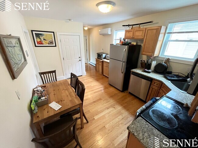 6 Nashua St, Unit 2 in Somerville, MA - Building Photo - Building Photo
