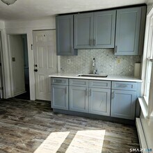 97 Gridley St in Bristol, CT - Building Photo - Building Photo
