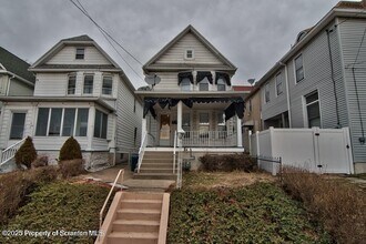 1521 Pine St in Scranton, PA - Building Photo - Building Photo