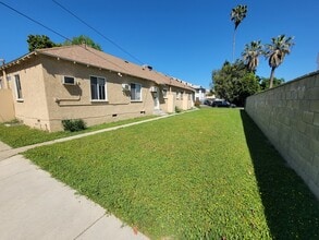 13626 Leadwell St in Los Angeles, CA - Building Photo - Building Photo