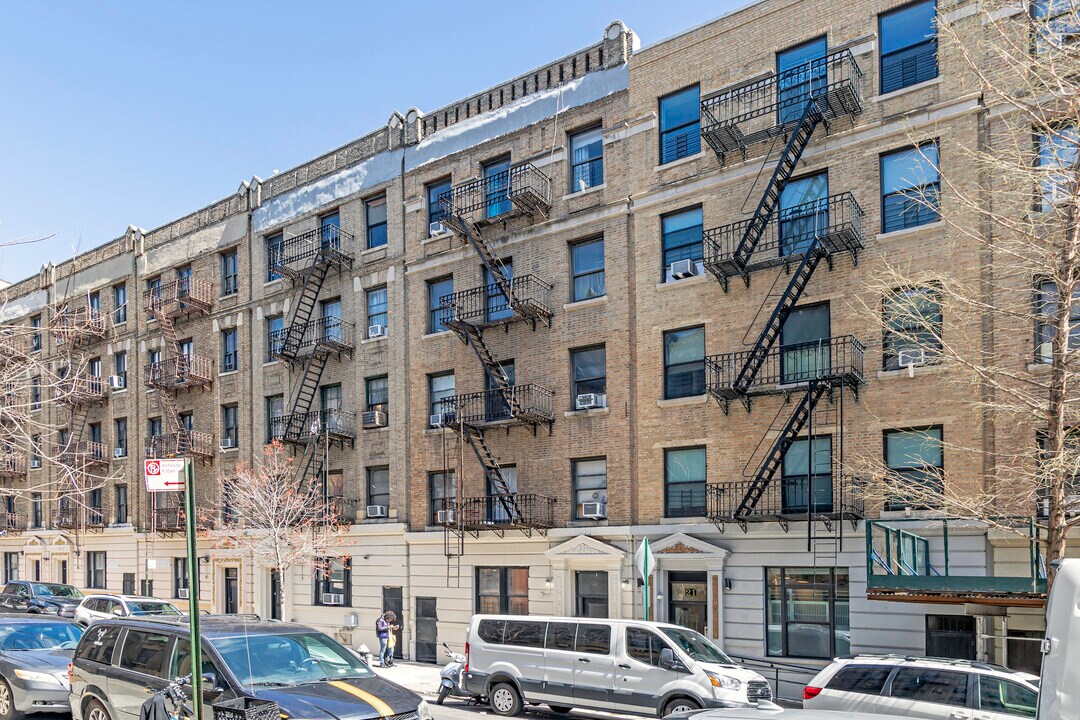 23 Arden St in New York, NY - Building Photo