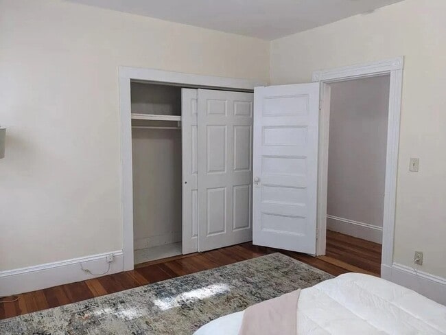 7 Washburn Ter, Unit 2 in Brookline, MA - Foto de edificio - Building Photo