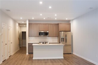 479 Crown Dr in Emerson, GA - Building Photo - Building Photo