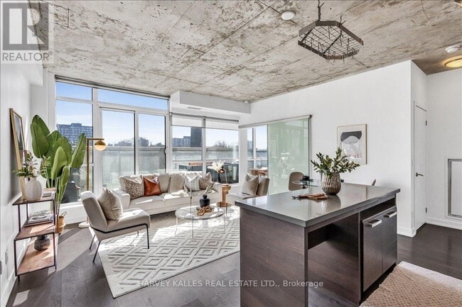 1205 Queen St W in Toronto, ON - Building Photo - Building Photo