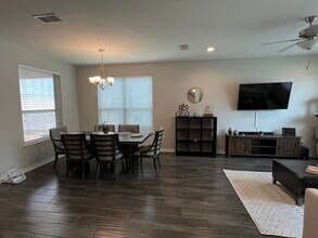 10228 N 14th St in McAllen, TX - Building Photo - Building Photo