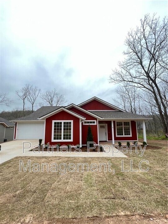 6 Bishop Ln in Bella Vista, AR - Building Photo