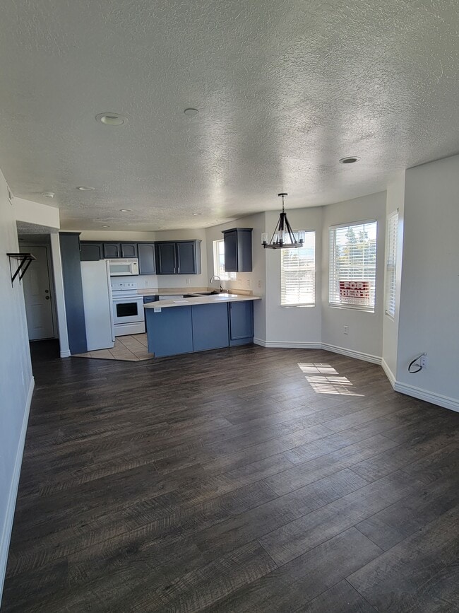 3969 Romney Park Dr in West Jordan, UT - Building Photo - Building Photo