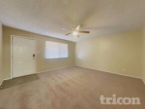 6258 W Wolf St in Phoenix, AZ - Building Photo - Building Photo