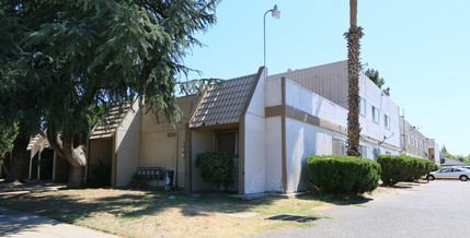 Clinton Terrace Apartments in Fresno, CA - Building Photo - Building Photo