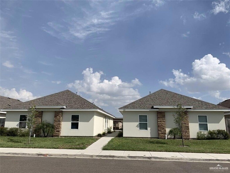 416 Teague Ave, Unit 2 in Edinburg, TX - Building Photo