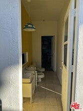 932 S Park View St in Los Angeles, CA - Building Photo - Building Photo