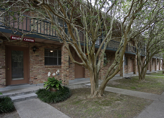 Courtland Park in Metairie, LA - Foto de edificio - Building Photo