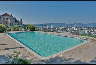 1410 Half Moon Bay Dr in Croton-on-Hudson, NY - Building Photo - Building Photo