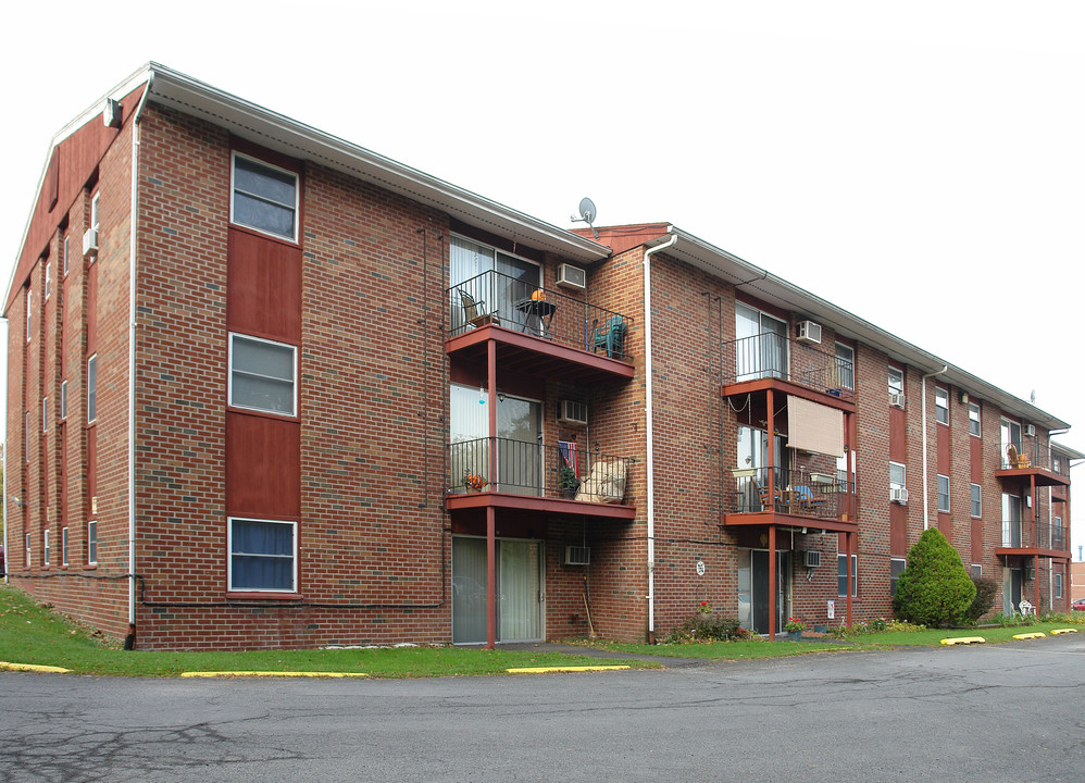 Hudson Garden Apartments in Hudson, NY - Building Photo