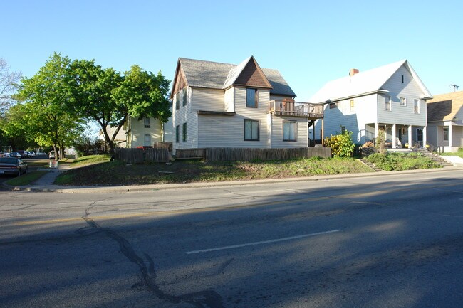 1427 N Lincoln St in Spokane, WA - Foto de edificio - Building Photo