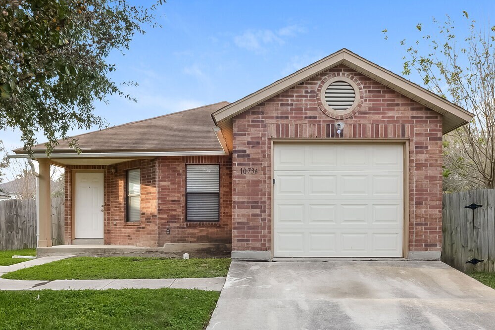 10736 Juniper Pass in San Antonio, TX - Building Photo