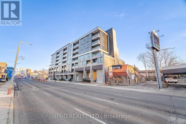 property at 415-415 Main St W