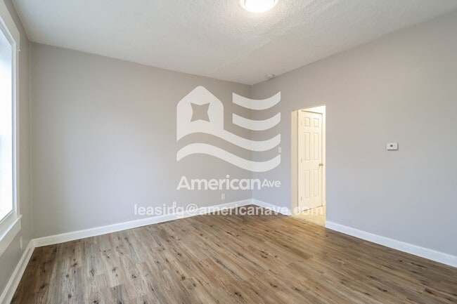 831 Greenwood Ave in Hamilton, OH - Foto de edificio - Building Photo