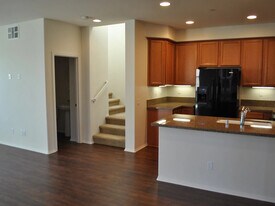 10565 Wisteria Cir in Santa Fe Springs, CA - Building Photo