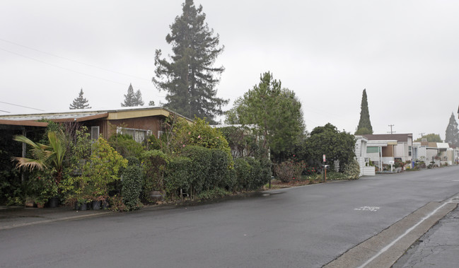 Rexford Mobile Estates in Napa, CA - Foto de edificio - Building Photo