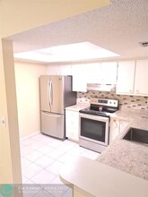 5570 NW 44th St in Lauderhill, FL - Building Photo - Building Photo