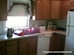 316 Cornell St, Unit 1 in Boston, MA - Foto de edificio - Building Photo