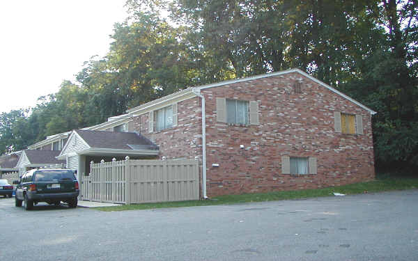 Holiday Park Townhouses in Silver Spring, MD - Building Photo - Building Photo