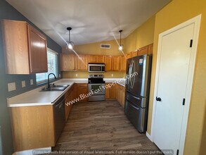 2570 W Camino Del Grijalva in Tucson, AZ - Building Photo - Building Photo