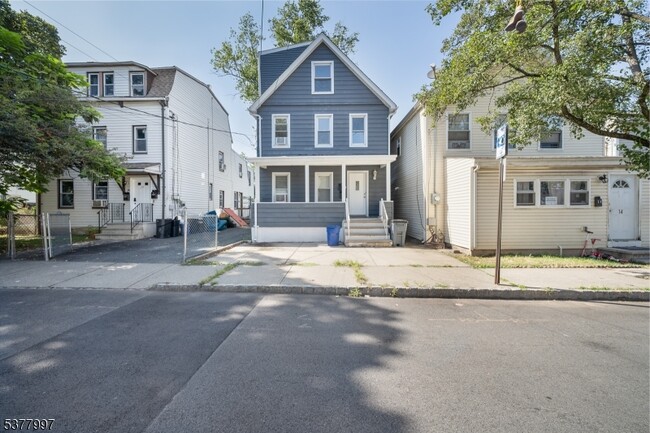 property at 16 New St