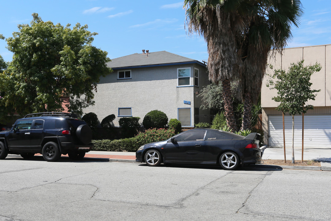 1121 Melrose Ave in Glendale, CA - Building Photo