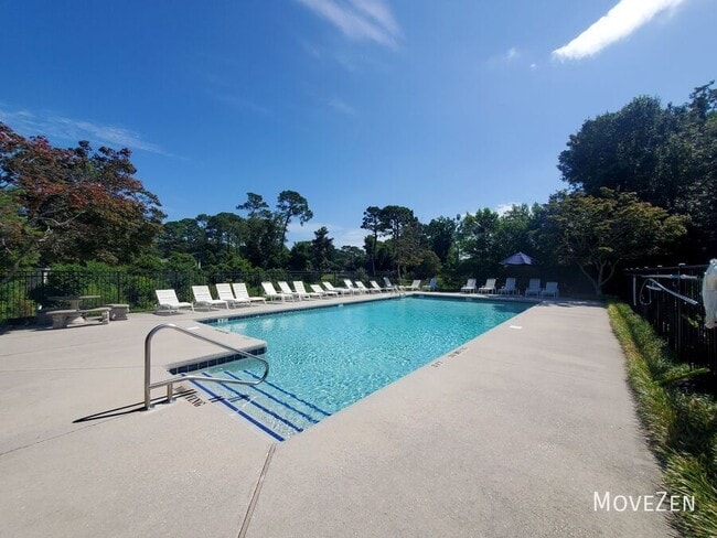 5006 Carleton Dr in Wilmington, NC - Building Photo - Building Photo