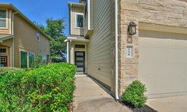 239 Biltmore Loop in Montgomery, TX - Building Photo - Building Photo