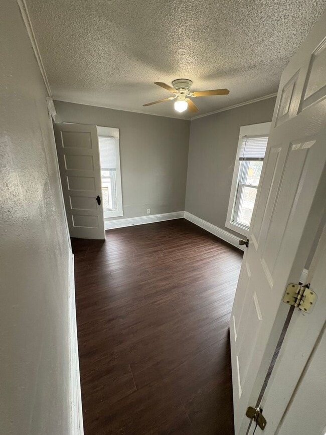 1127 W 7th St in Waterloo, IA - Building Photo - Building Photo