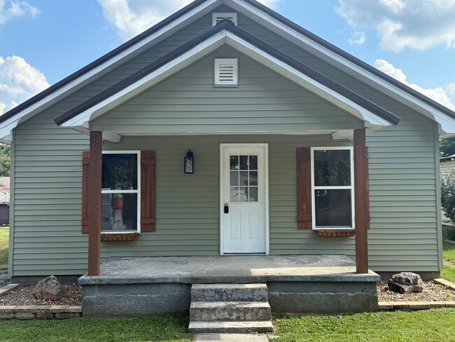 1308 E Oak St in Dexter, MO - Building Photo - Building Photo