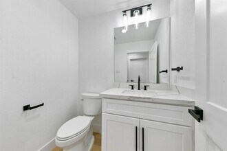 5610 Chapman St in Houston, TX - Building Photo - Building Photo